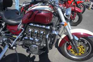 TRIUMPH-ROCKET-3  (2)